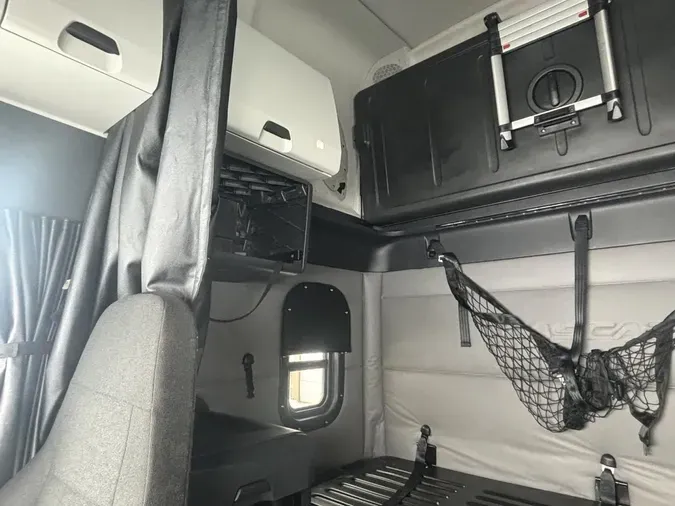 2019 Freightliner Cascadia 126