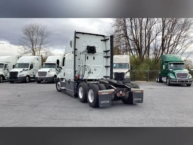 2022 Freightliner Cascadia 126b3c64e1dc467f6c55b41dcb7924aec3d