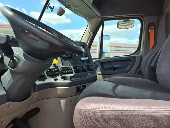 2019 FREIGHTLINER/MERCEDES CASCADIA 125
