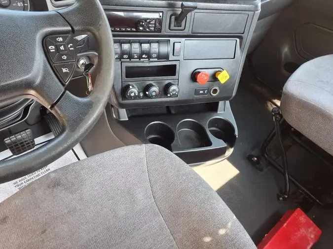 2019 NAVISTAR INTERNATIONAL RH613 DAYCAB S/A