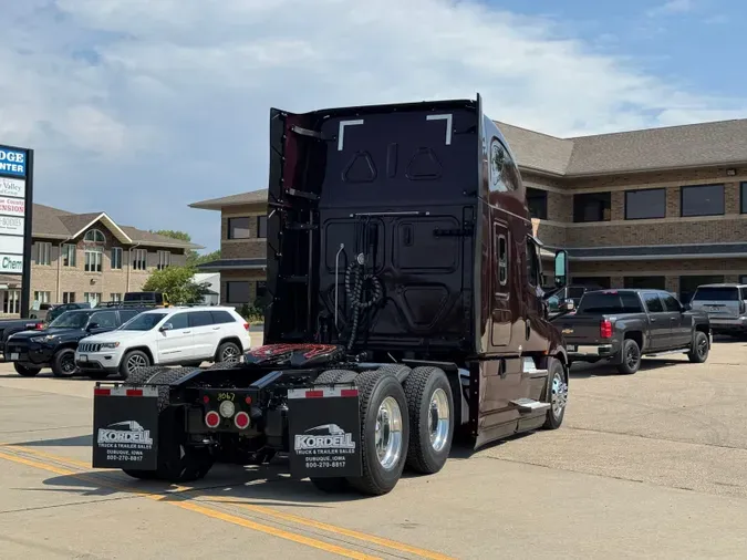 2022 FREIGHTLINER Cascadia 126b3ce1373f79f4e50571e6fb48bab6c62