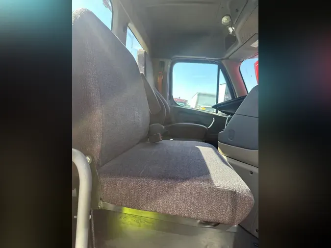 2017 FREIGHTLINER/MERCEDES CASCADIA 113