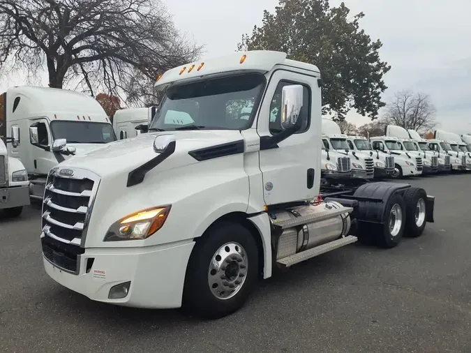 2020 FREIGHTLINER/MERCEDES NEW CASCADIA PX12664b3d4c85f2d7a1e2335c089b3b6c8f51d