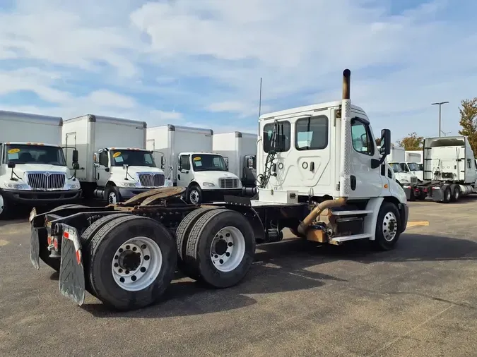 2018 FREIGHTLINER/MERCEDES CASCADIA 113