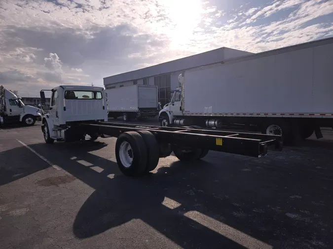 2020 FREIGHTLINER/MERCEDES M2 106