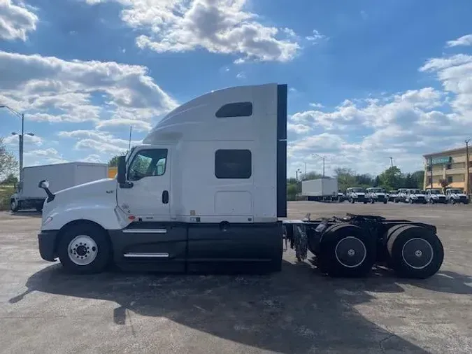 2022 International LT625