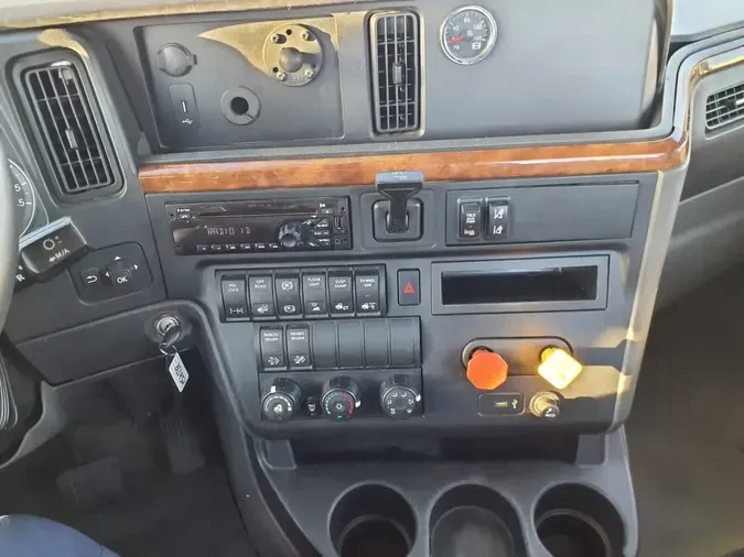 2019 NAVISTAR INTERNATIONAL LT625 DAYCAB T/Ab3de57f4d6e8fe6ce3a034bde06b1d17