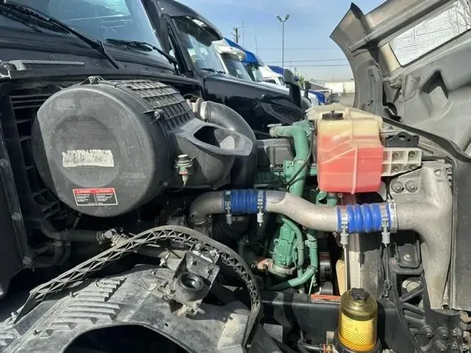 2017 Volvo VNL780b3e01b2fb05cba0218bf9d47c671a72f