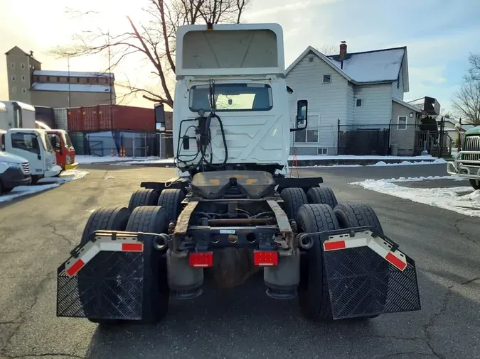 2019 NAVISTAR INTERNATIONAL LT625 DAYCAB T/A