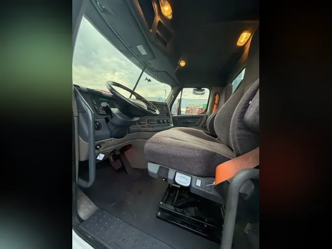 2019 FREIGHTLINER CASCADIA 125