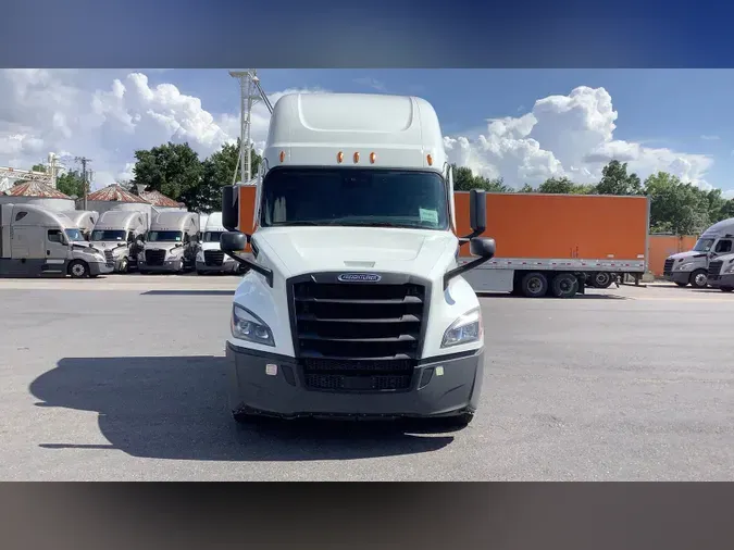 2022 Freightliner Cascadia 126