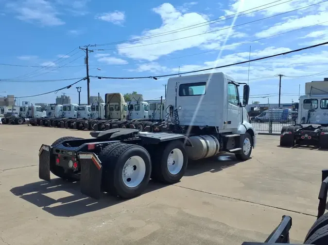 2020 VOLVO VNL64T-300b3e31d98df58b57fe7925ce3b9bffe0e