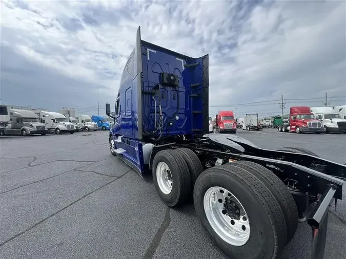 2021 FREIGHTLINER CA126