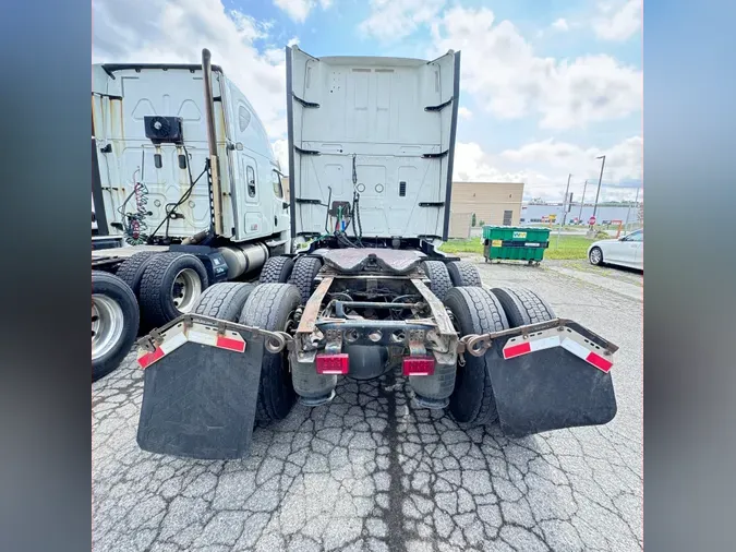 2019 NAVISTAR INTERNATIONAL LT625 SLPR CAB