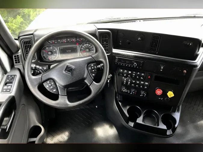 2022 INT LT625 6x4