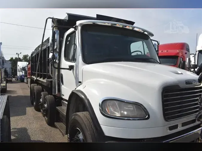 2010 FREIGHTLINER BUSINESS CLASS M2 106