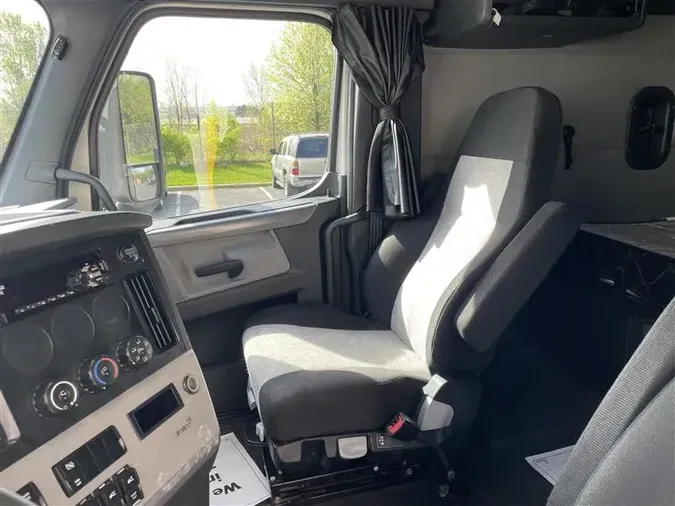 2020 FREIGHTLINER CA126