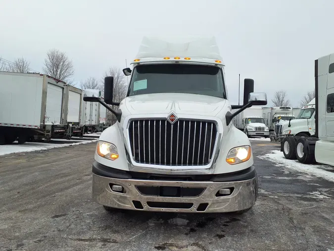 2019 NAVISTAR INTERNATIONAL LT625 SLPR CAB