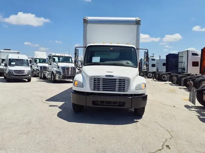 2018 FREIGHTLINER M2 106