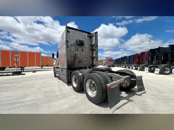 2022 Freightliner Cascadia 126