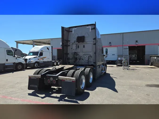 2022 Freightliner Cascadia 126