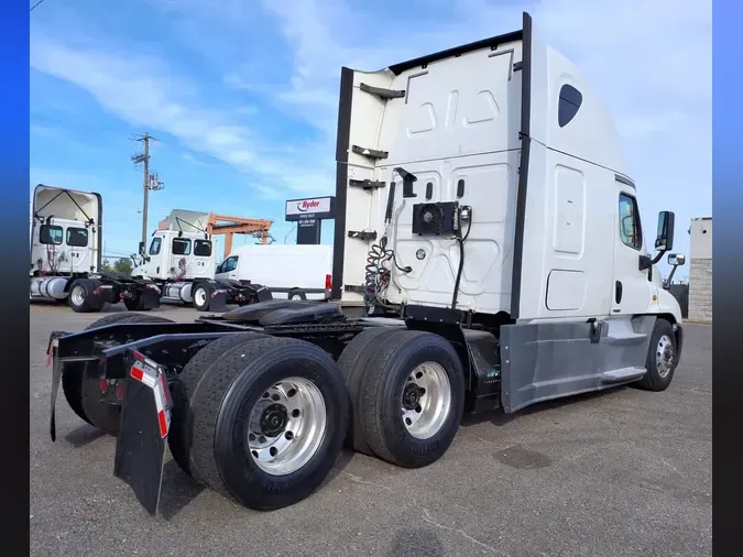2019 FREIGHTLINER/MERCEDES CASCADIA 125b3faa58999b4b01327d54aed769139d3