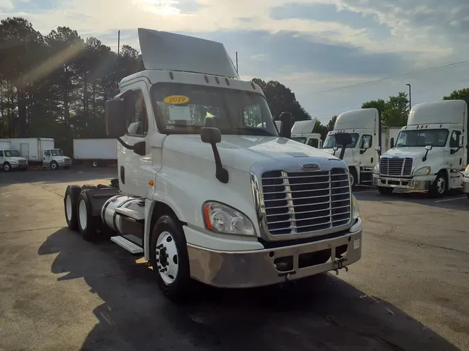 2019 FREIGHTLINER/MERCEDES CASCADIA 125