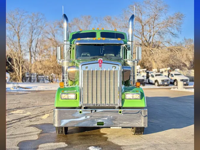 2025 KENWORTH W900L