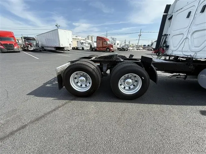 2019 FREIGHTLINER CASCADEVO1