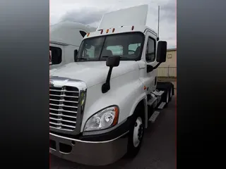 2015 Freightliner CASCADIA 125