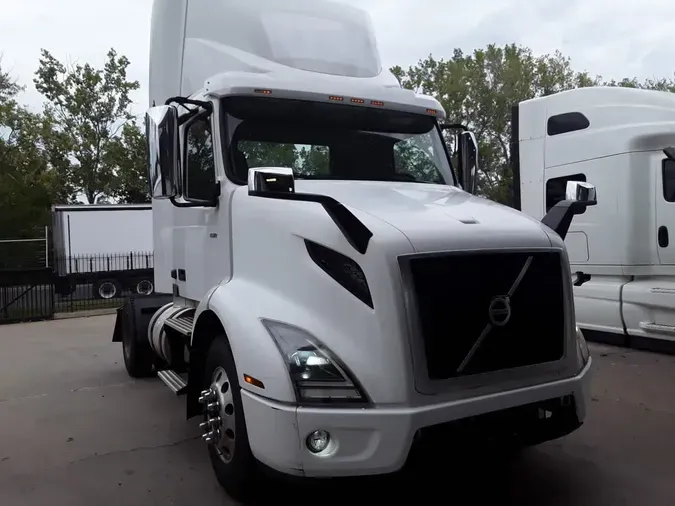2019 VOLVO VNR42T 300