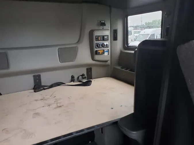 2019 NAVISTAR INTERNATIONAL LT625 SLPR CAB