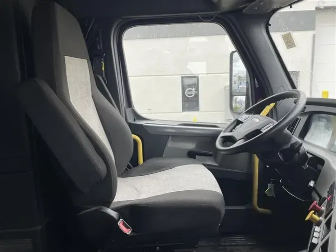 2020 FREIGHTLINER CA126