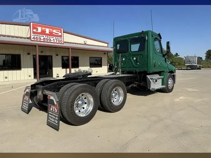 2019 FREIGHTLINER CASCADIA 126