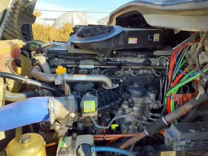 2019 FREIGHTLINER/MERCEDES CASCADIA 125b408b0f190d24ad6c0372faf5656e540