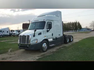 2018 FREIGHTLINER CASCADIA 113