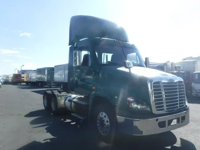 2017 FREIGHTLINER/MERCEDES CASCADIA 125