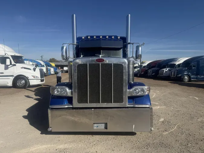 2022 Peterbilt 389