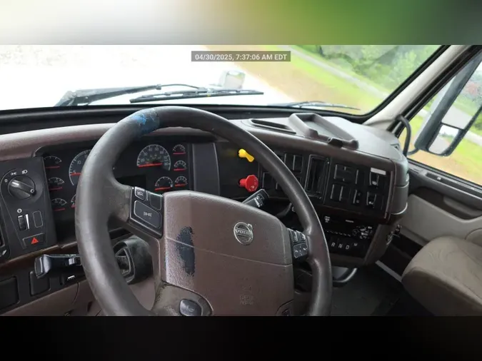 2018 Volvo VNL 740
