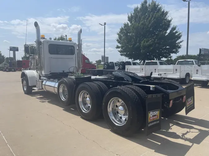 2015 Peterbilt 389