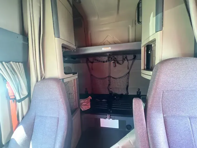 2020 FREIGHTLINER/MERCEDES CASCADIA 125