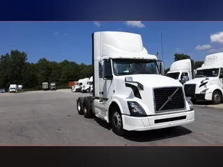 2018 Volvo VNL300