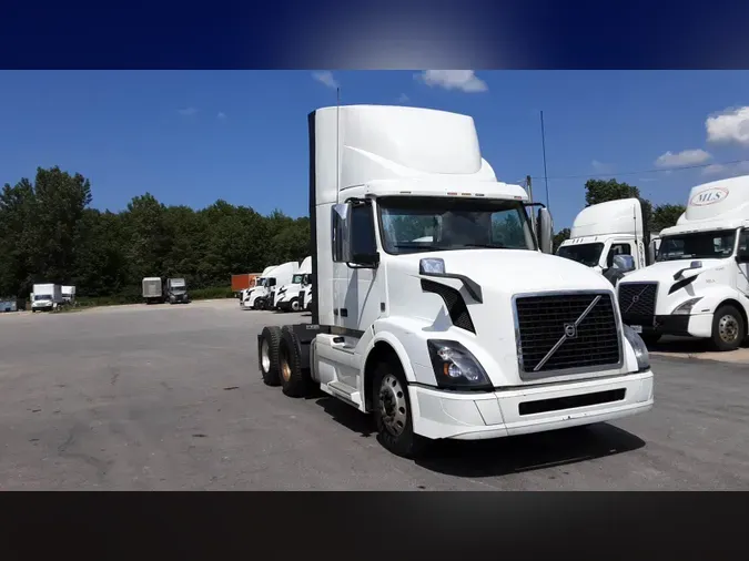 2018 Volvo VNL300b40ee01f7b6648b2cea96fa42c208dd2