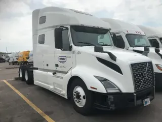 2019 VOLVO VNL64760