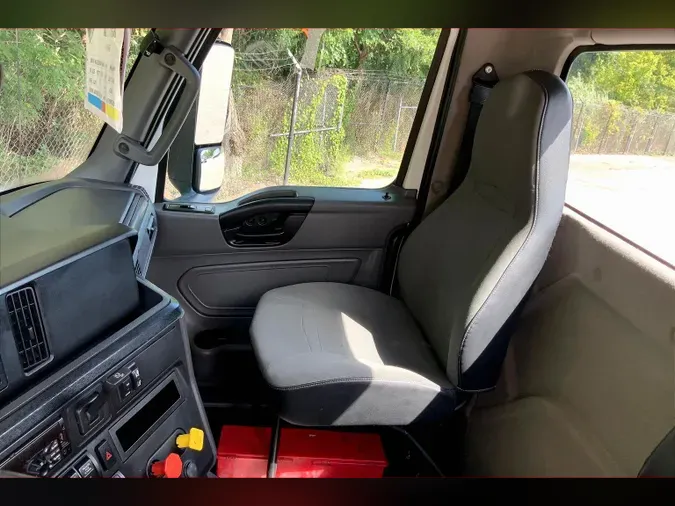 2019 INT LT625 6x4