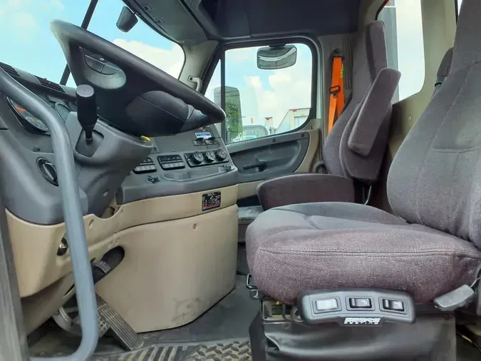 2019 FREIGHTLINER/MERCEDES CASCADIA 125