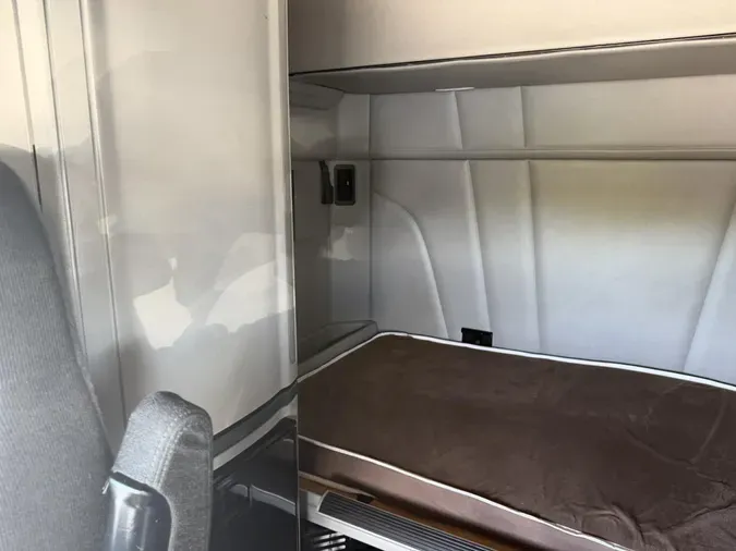 2021 Peterbilt 579b4121c82dd1e841c9decf3286389ca8d