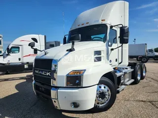 2021 MACK Anthem AN64T