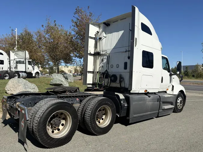 2022 International LT625
