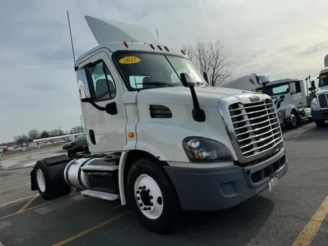 2017 FREIGHTLINER/MERCEDES CASCADIA 113